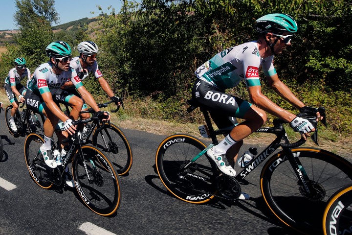7. etapa Tour de France: Najdramatickejšia etapa, Saganovi spadla v šprinte reťaz